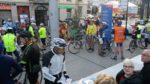 Cyclistes au départ de la 32e Montée des Soleils d'Automne