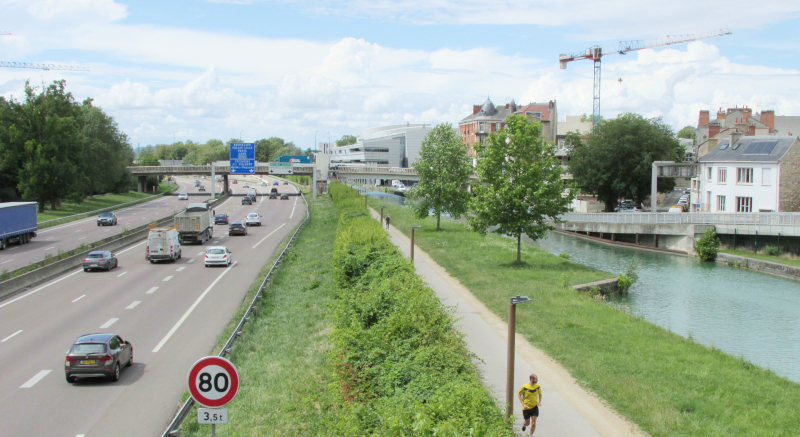 Assemblée Générale FUB Reims juin 2022 balade à véloune autoroute dans le centre ville