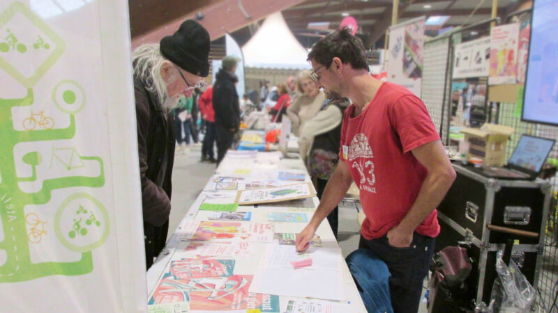 Présentation de l'association lors du salon Tatou Juste